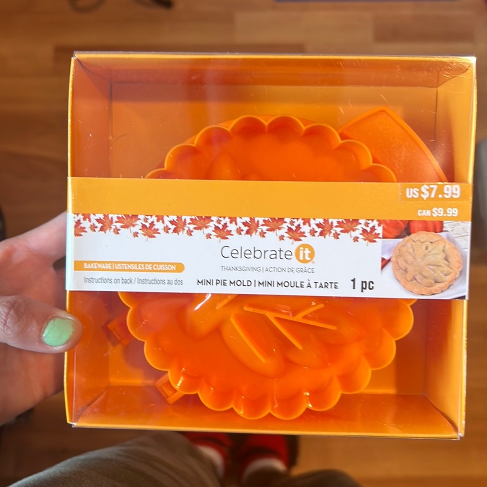 Mini pie mold